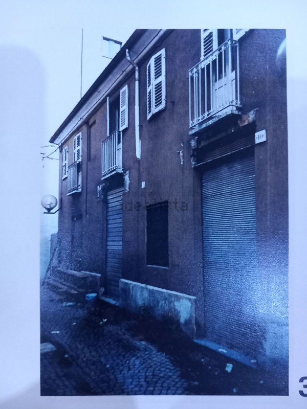 negozio in vendita ad Asti