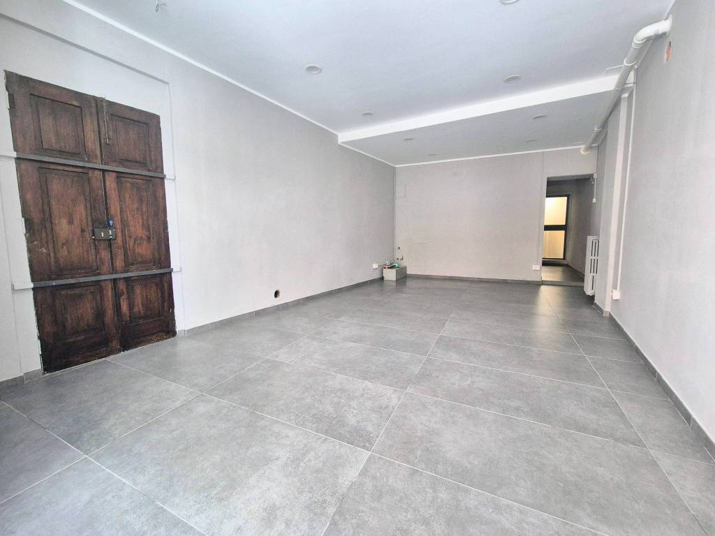 negozio in vendita ad Asti