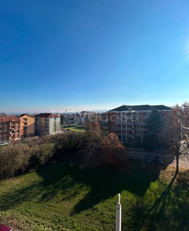 appartamento in vendita ad Asti in zona Pilone