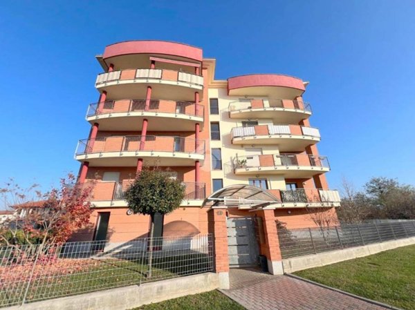 appartamento in vendita ad Asti in zona Quarto