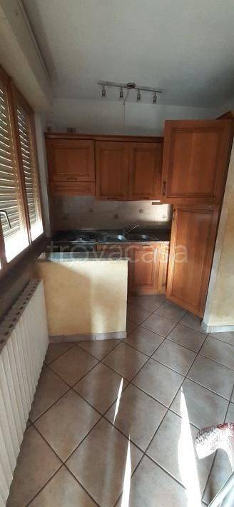 appartamento in vendita ad Asti in zona Rossi