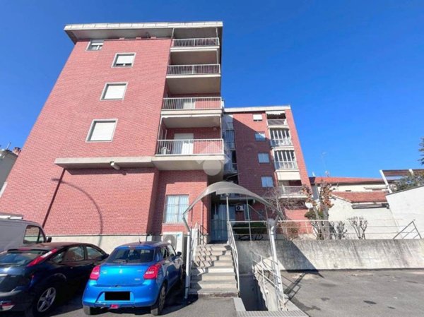 appartamento in vendita ad Asti in zona Pilone