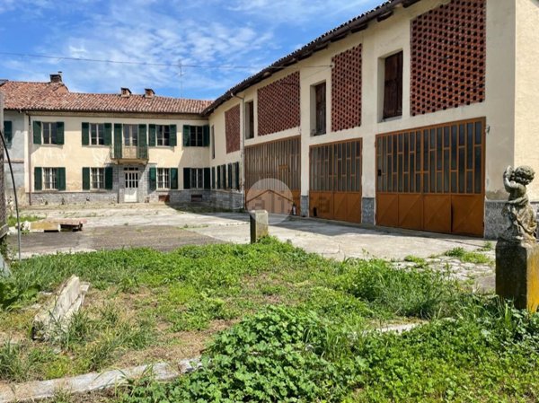 casa indipendente in vendita ad Asti in zona Carretti