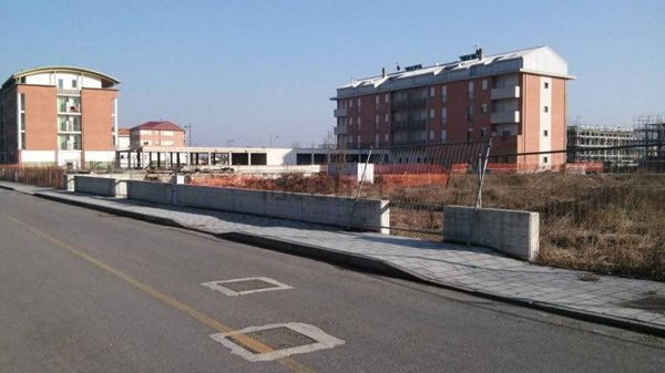 locale di sgombero in vendita ad Asti