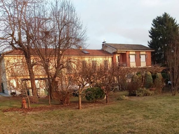 casa indipendente in vendita ad Asti in zona Madonna di Caniglie