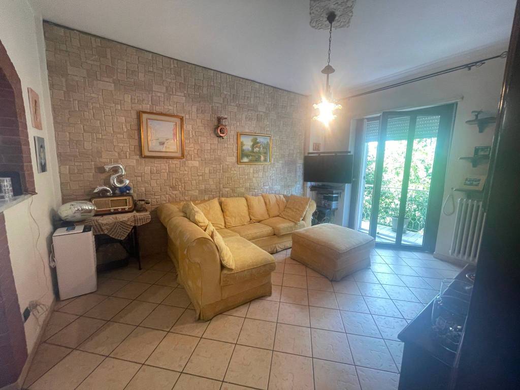 appartamento in vendita ad Asti in zona Valenzani