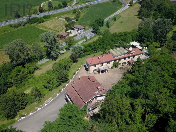 casa indipendente in vendita ad Asti in zona Montemarzo