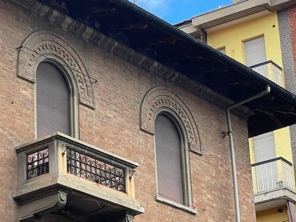 casa indipendente in vendita ad Asti in zona Corso Dante