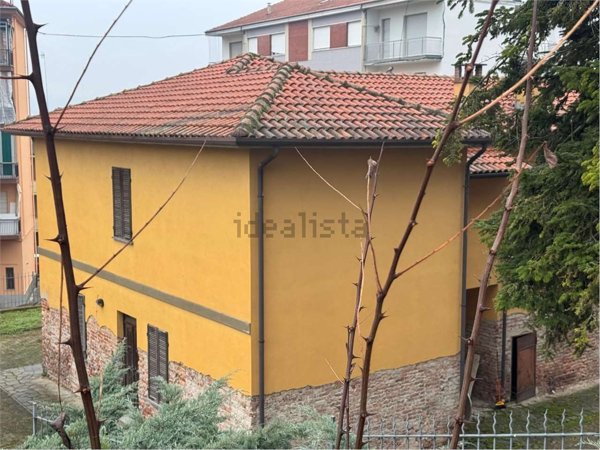 casa indipendente in vendita ad Asti