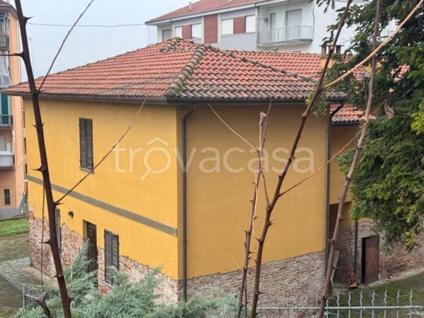 casa indipendente in vendita ad Asti
