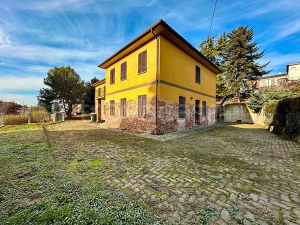 casa indipendente in vendita ad Asti