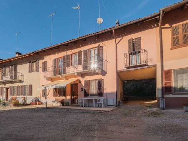 casa indipendente in vendita ad Asti in zona Sessant