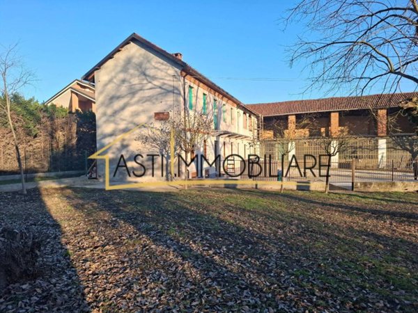 casa indipendente in vendita ad Asti in zona Palucco