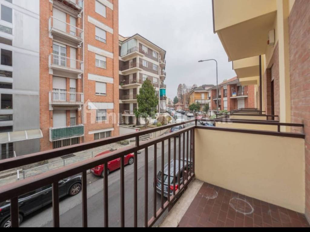 appartamento in vendita ad Asti in zona Bramairate