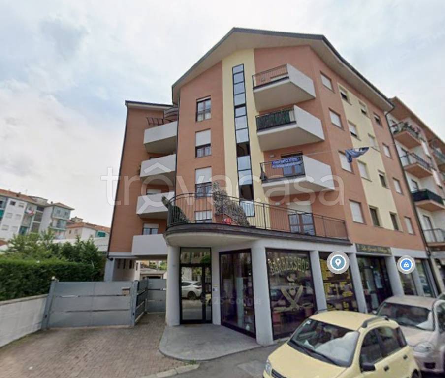 appartamento in vendita ad Asti in zona Pilone