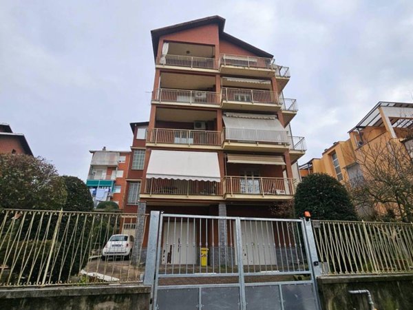appartamento in vendita ad Asti in zona Quarto