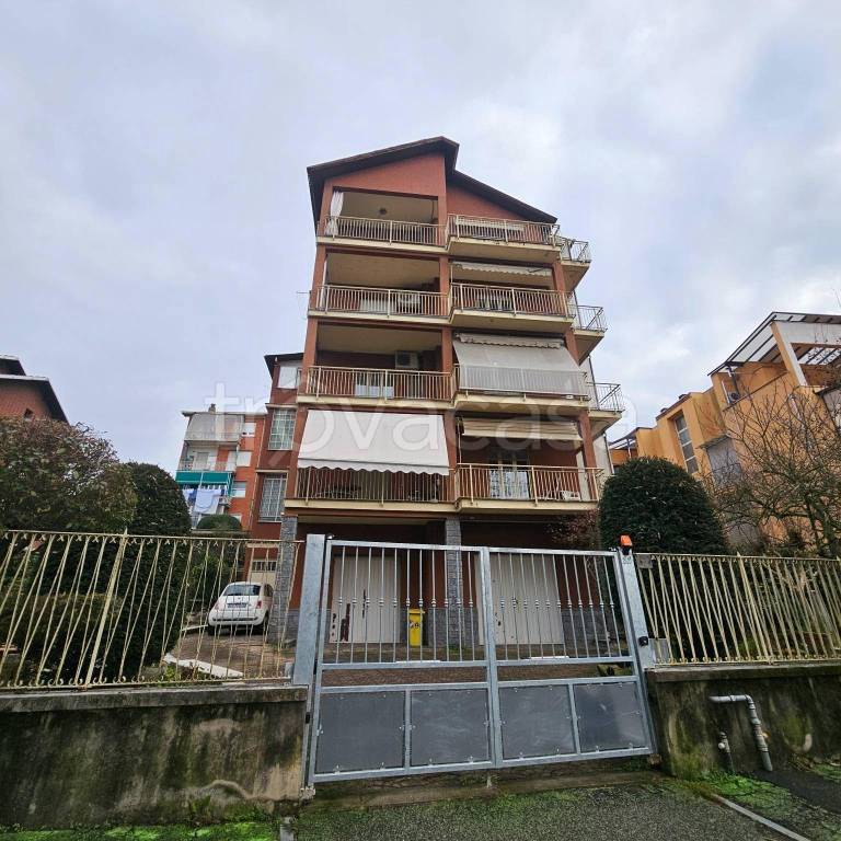 appartamento in vendita ad Asti in zona Quarto