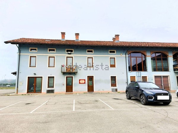 locale commerciale in vendita ad Asti in zona Pilone