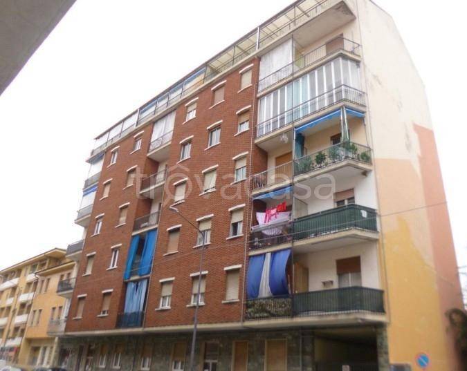appartamento in vendita ad Asti in zona Pilone