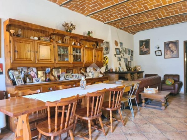 casa indipendente in vendita ad Asti in zona Valmaggiore