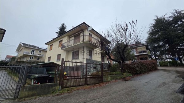 casa indipendente in vendita ad Asti