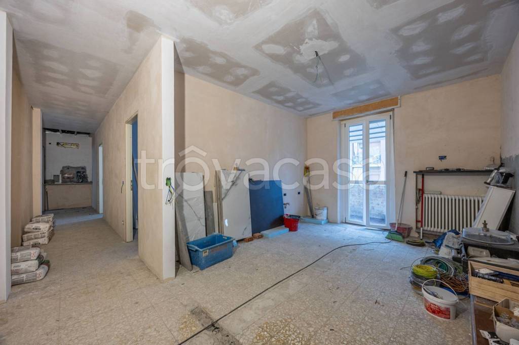 appartamento in vendita ad Asti in zona Pilone