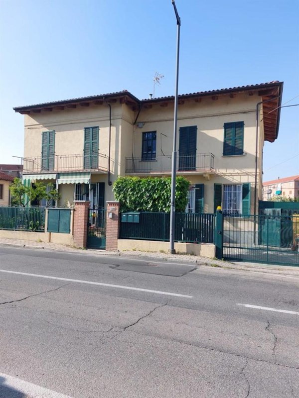 casa indipendente in vendita ad Asti in zona Trincere
