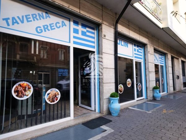 negozio in vendita ad Asti