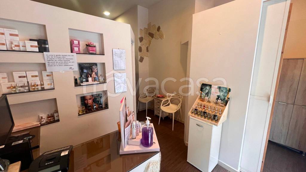 negozio in vendita ad Asti in zona Centro Città