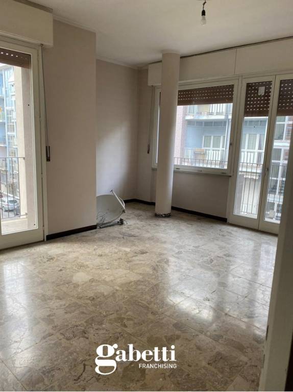 appartamento in vendita ad Asti in zona Corso Dante