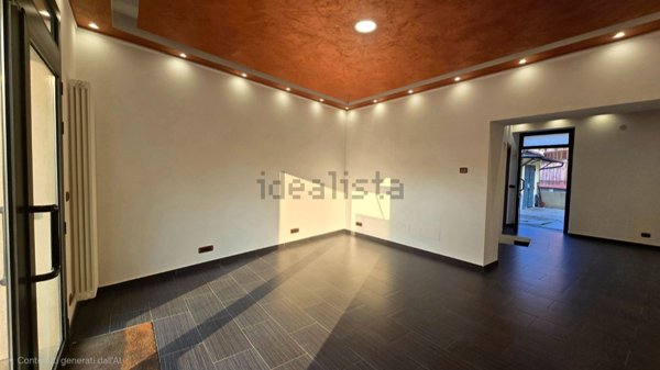 negozio in vendita ad Asti