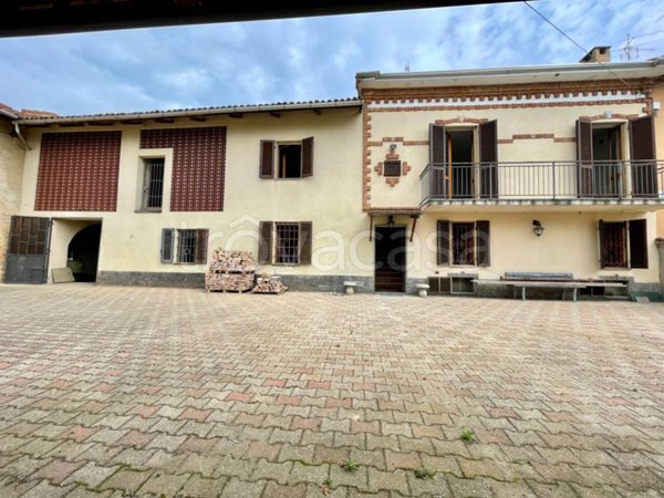 casa indipendente in vendita ad Asti in zona Madonna di Viatosto