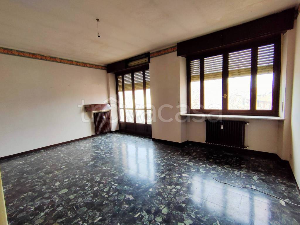 appartamento in vendita ad Asti in zona Pilone