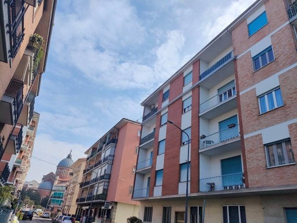 appartamento in vendita ad Asti in zona Quarto
