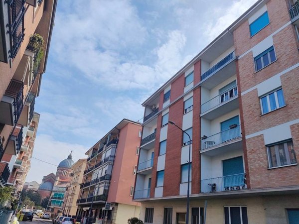 appartamento in vendita ad Asti in zona Quarto