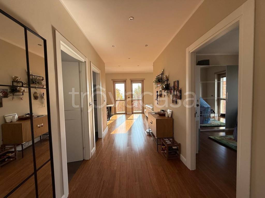 appartamento in vendita ad Asti in zona Pilone