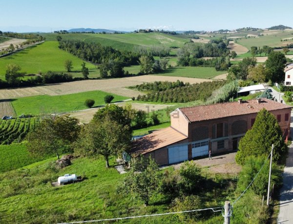 casa indipendente in vendita ad Asti in zona Valgera