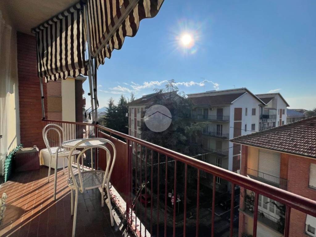 appartamento in vendita ad Asti in zona Quarto
