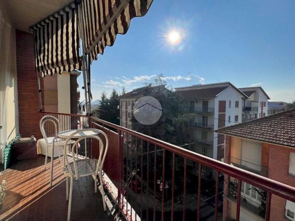 appartamento in vendita ad Asti in zona Quarto