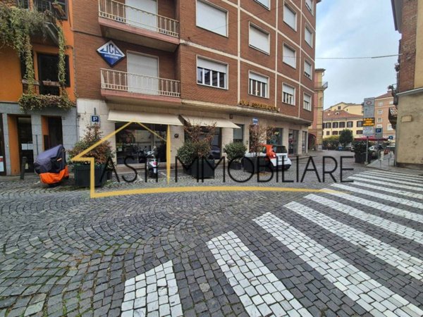 negozio in vendita ad Asti in zona Centro Città