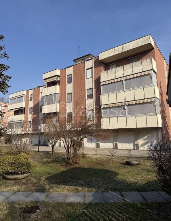 appartamento in vendita ad Asti in zona Valmanera