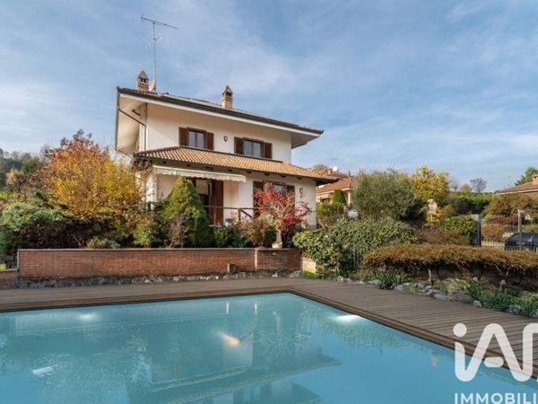 casa indipendente in vendita ad Asti in zona Castiglione