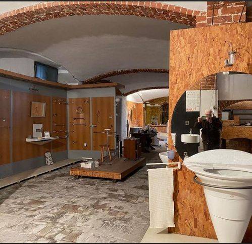 negozio in vendita ad Asti in zona Centro Città