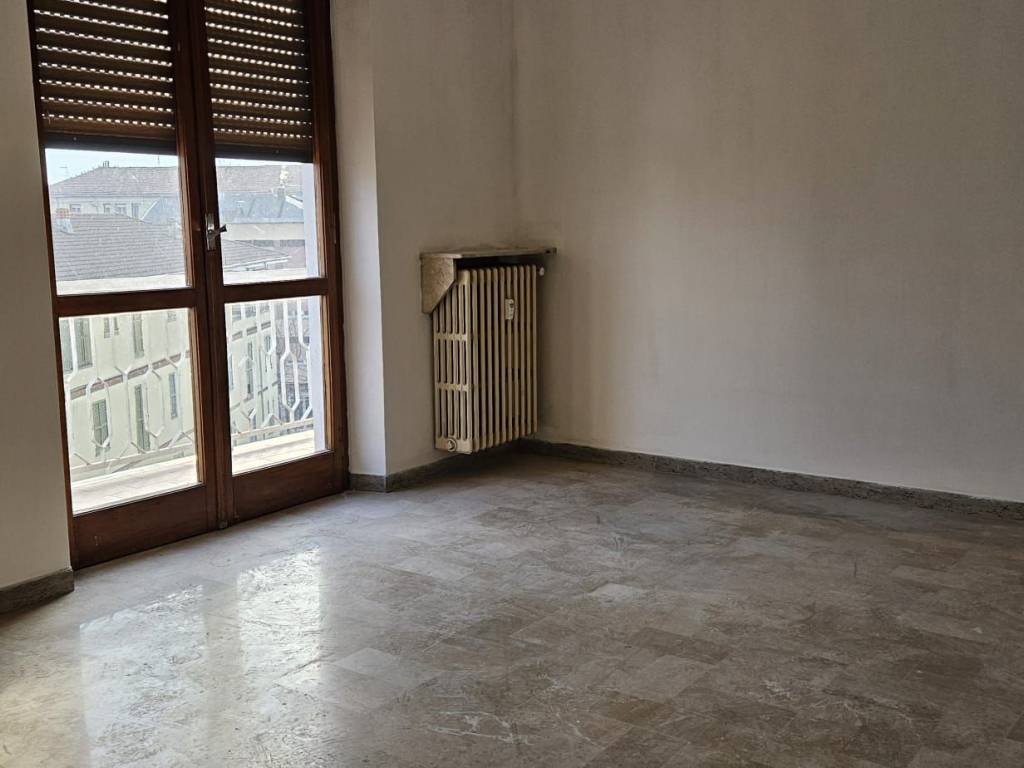 appartamento in vendita ad Asti in zona Quarto