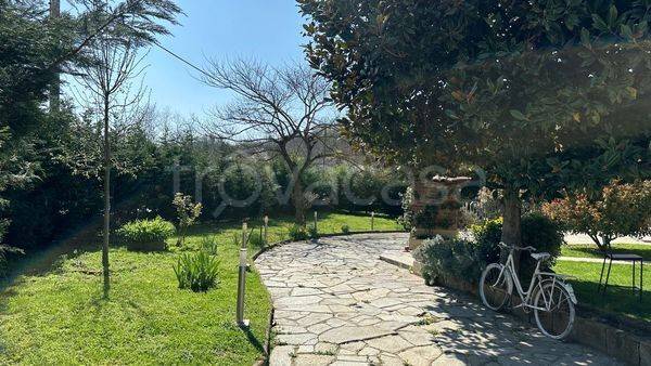 casa indipendente in vendita ad Asti in zona Quarto