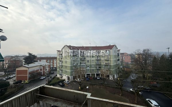 appartamento in vendita ad Asti in zona Torretta