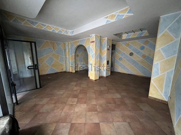 negozio in vendita ad Asti