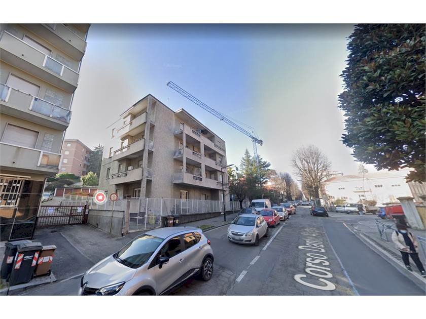 locale di sgombero in vendita ad Asti in zona Corso Dante