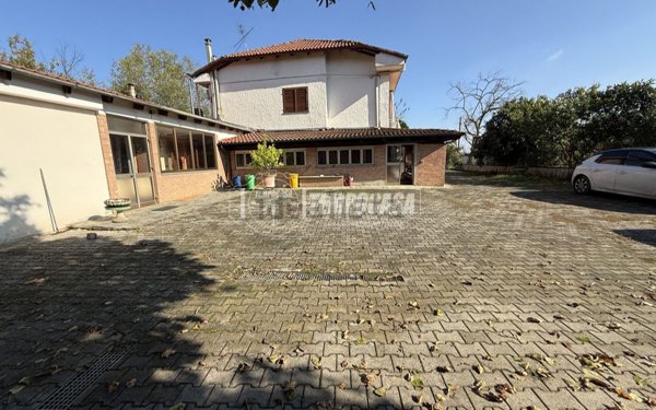 appartamento in vendita ad Asti in zona Valgera