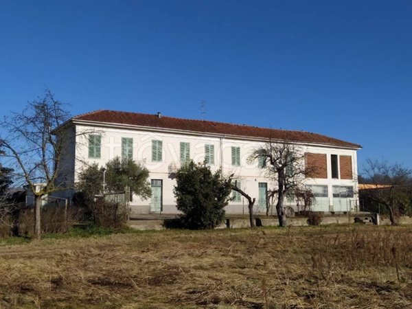 casa indipendente in vendita ad Asti in zona Madonna di Caniglie